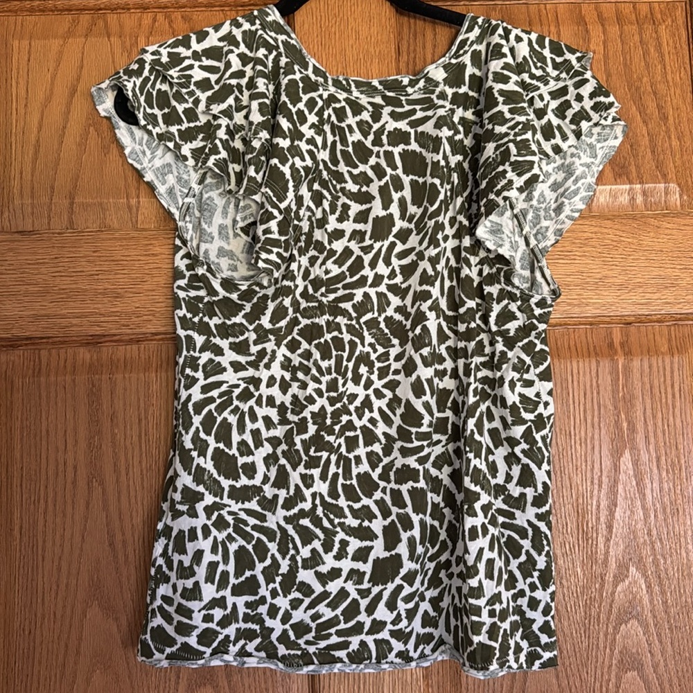 Anthropologie Dark olive green and cream print top.Cute detailing from Maeve. - Picture 2 of 6